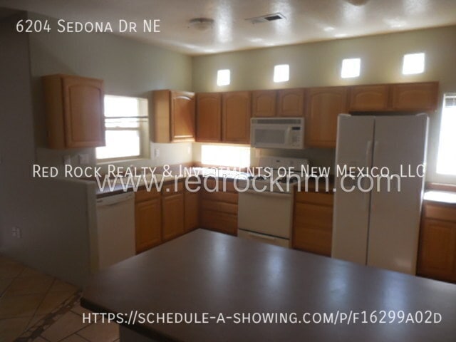 Building Photo - 6204 Sedona Dr NE