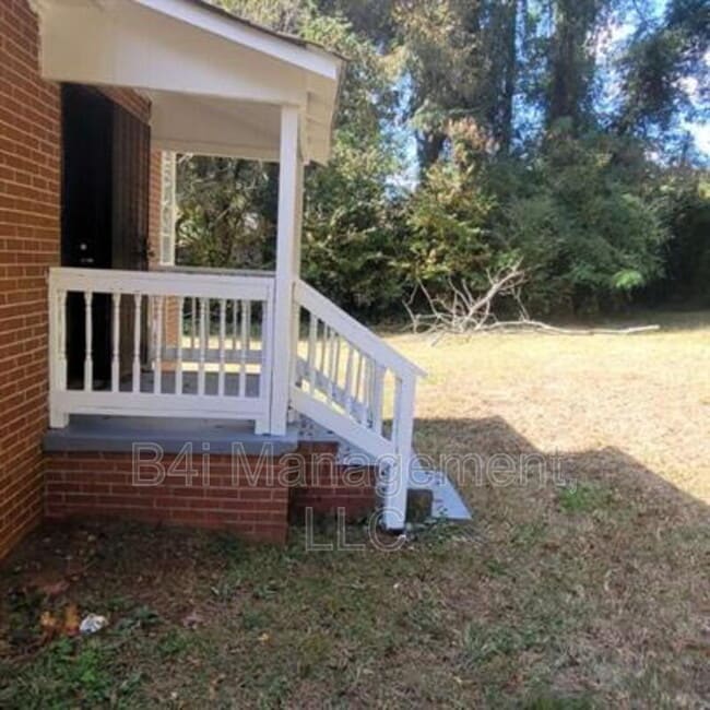 Building Photo - 303 Butler St