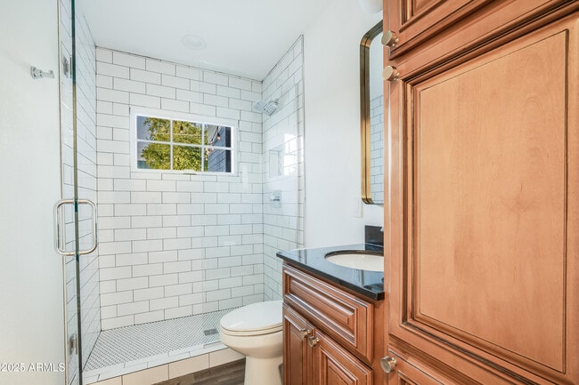 Building Photo - 2532 E Highland Ave