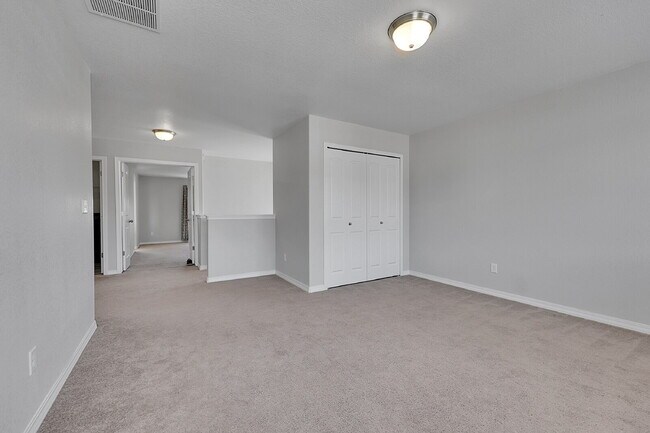 Building Photo - $2,595.00, 3 beds, 2.5 bath, Single Family...