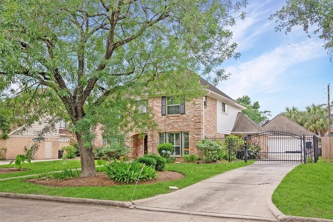 Building Photo - 16611 Brenton Oaks Dr
