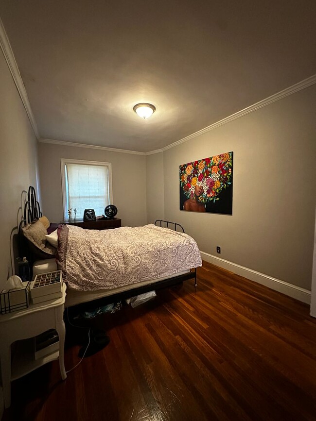 Building Photo - Spacious Back Bay 1 Bed w/ Common Outdoor ...