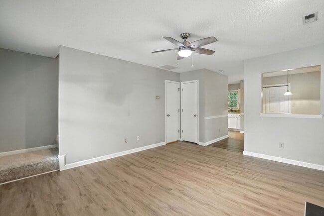 Building Photo - Spacious 2-Bedroom, 2.5-Bath End-Unit Town...