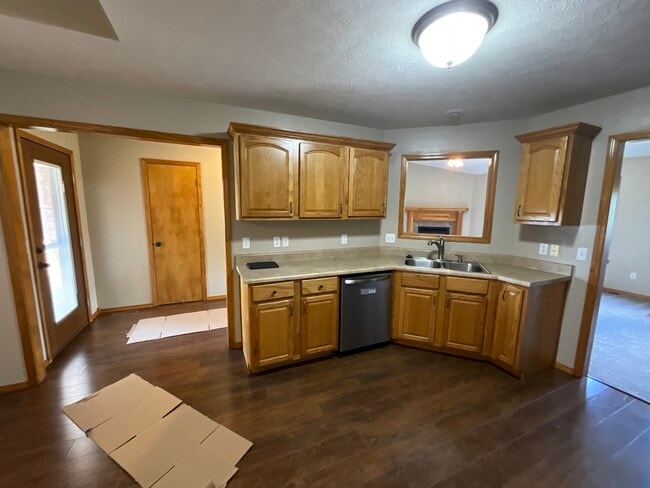 Building Photo - 740 Jefferson Ct