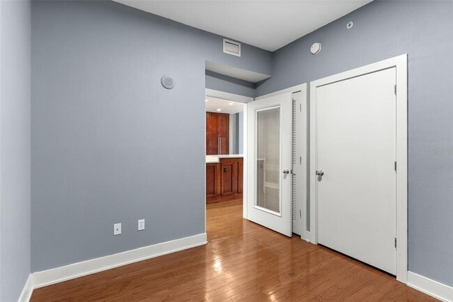 Building Photo - 1120 E Kennedy Blvd