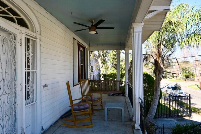 Building Photo - 3316 Upperline St