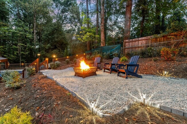 Building Photo - NEW! Fully Furnished Atlanta Oasis - Upsca...