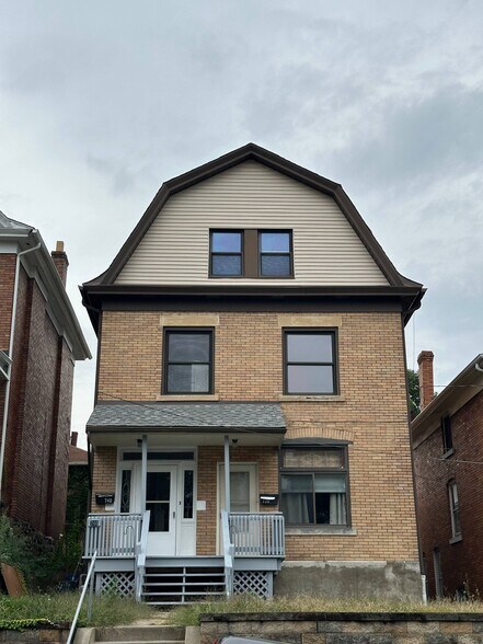 Primary Photo - 738 Rossmore Ave