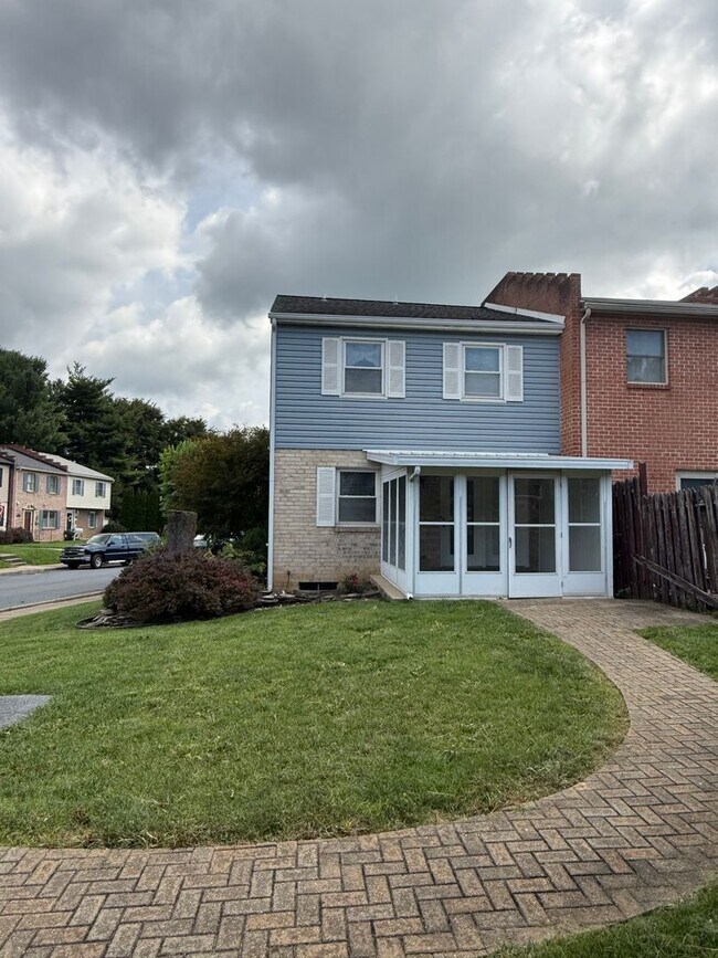 Building Photo - 30 William Penn Dr