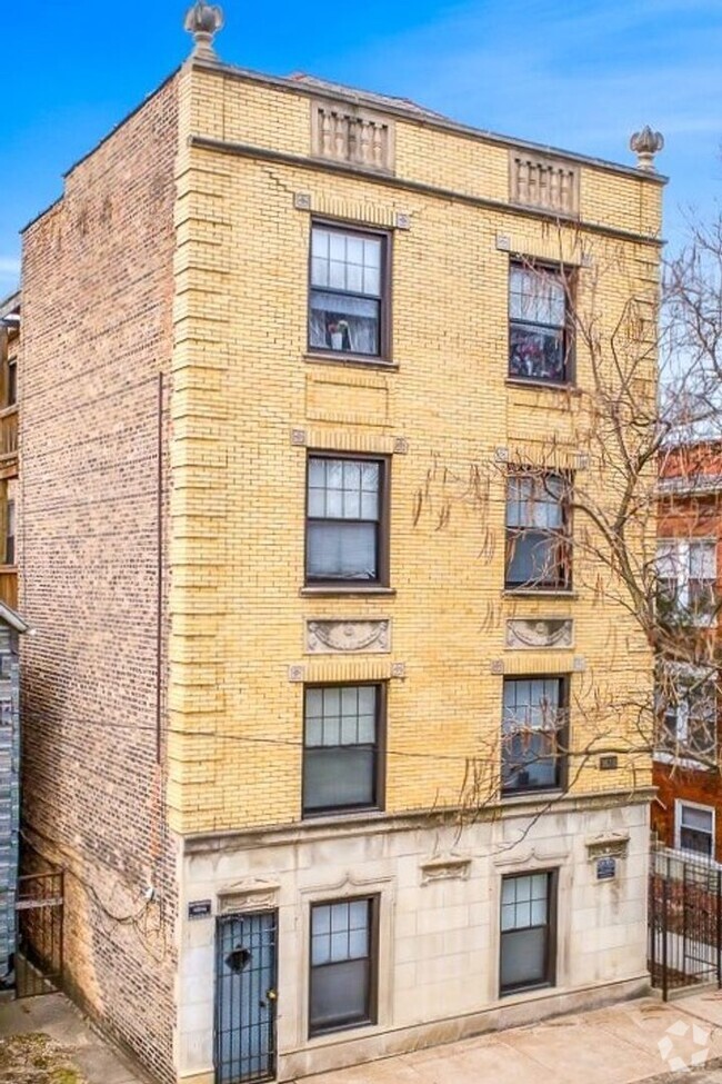 Building Photo - 3620 N Marshfield Ave