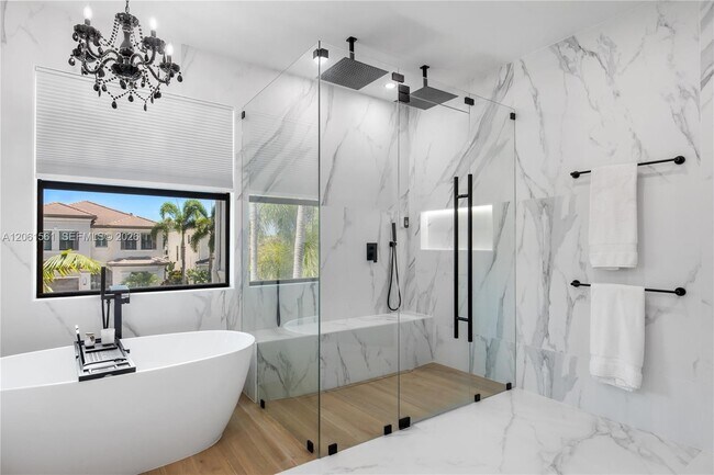 Building Photo - 9529 Eden Roc Ct