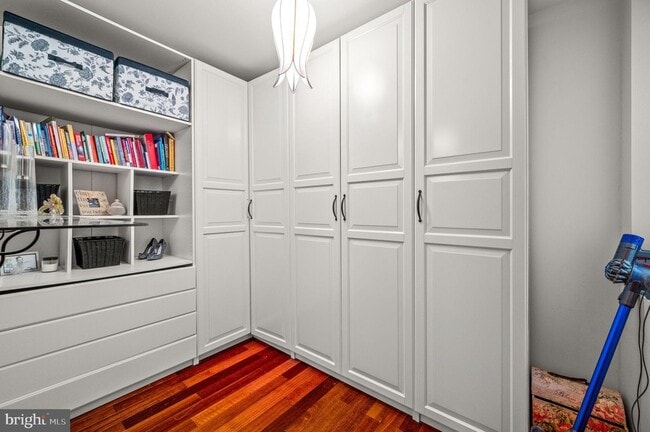 Building Photo - 1520-1522 Dorrance St