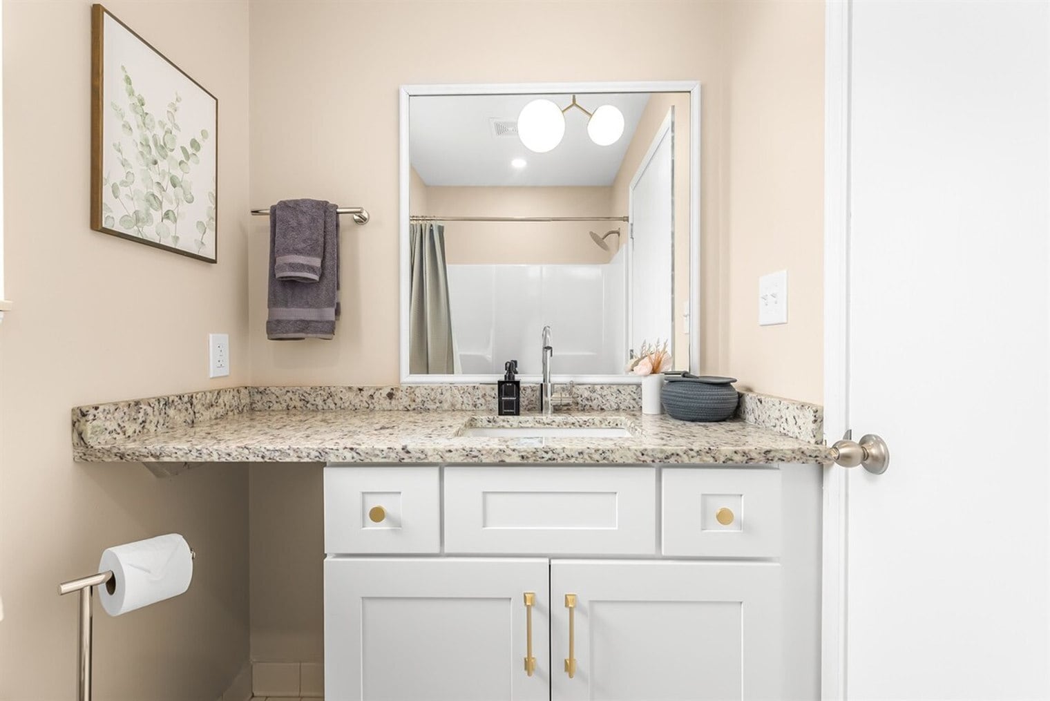 Building Photo - 18443 Sharon Ln