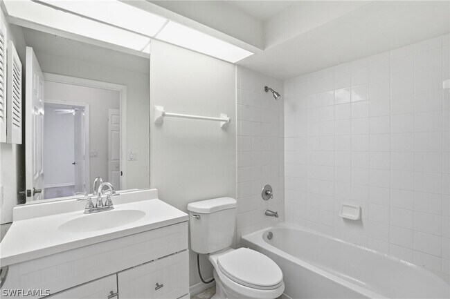 Building Photo - 2460 Old Groves Rd