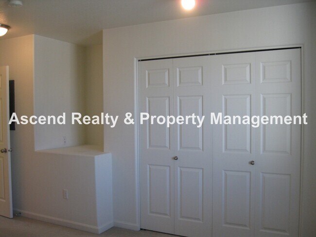 Building Photo - 15330 SW Mallard Dr