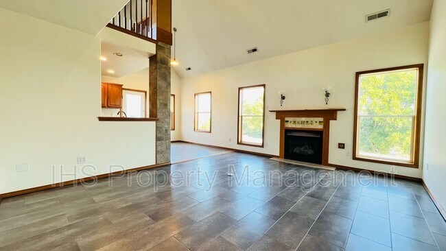 Building Photo - 5131 Milky Way