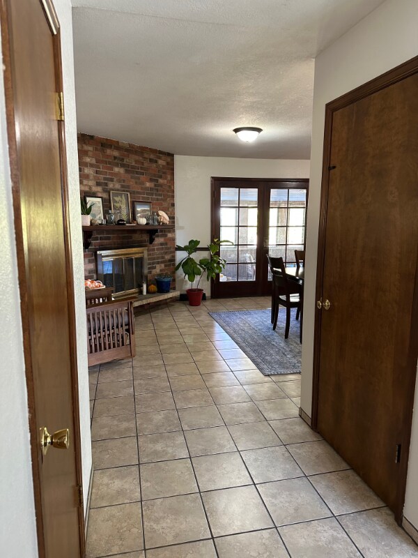 Building Photo - 4311 N Harrison Ave