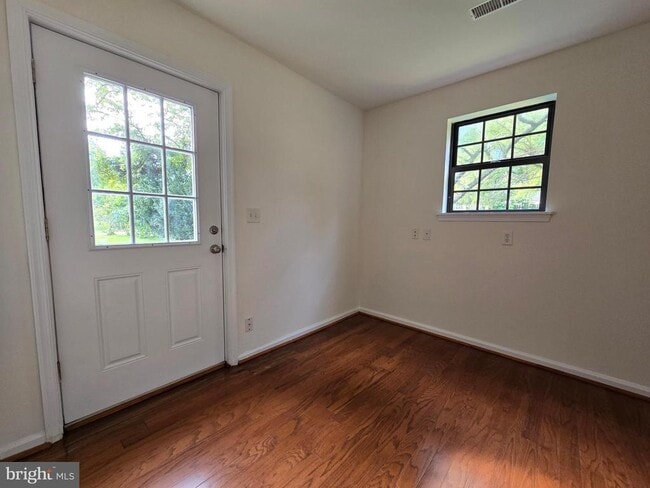 Building Photo - 68 Liberto Ln