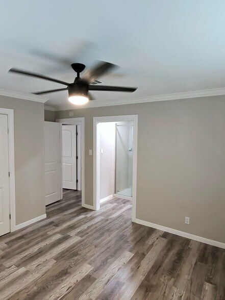 Building Photo - 904 Westview Cir