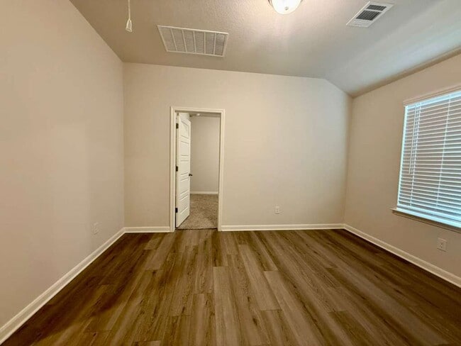 Building Photo - 11507 Cottage Pt