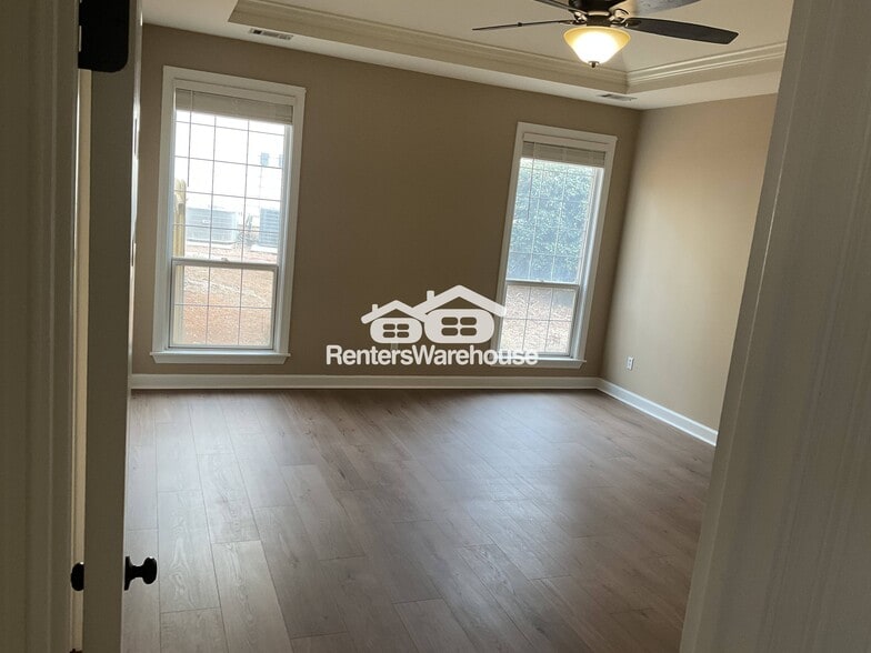 Building Photo - 215 Blue Spruce Cir