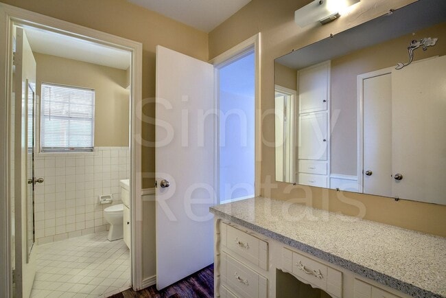 Building Photo - 6426 Chapman Dr