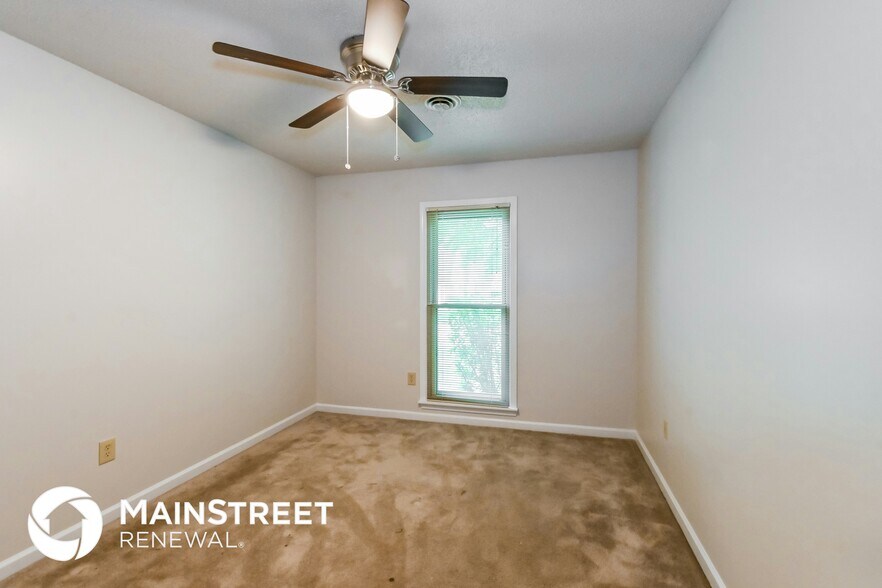 Building Photo - 4415 Richmond Cir S