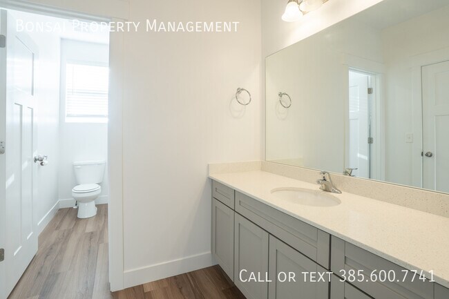 Building Photo - 762 Lang Ct