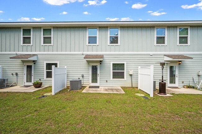 Building Photo - NEW LOW PRICE!!