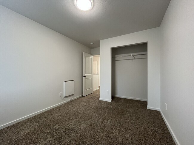 Building Photo - JDD2413