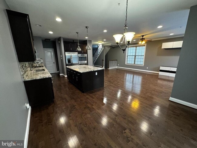 Building Photo - 4 Stonehaven Cir