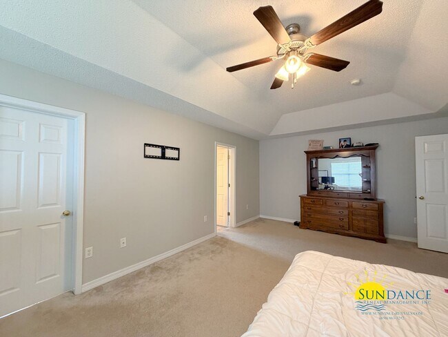 Building Photo - Charming 4-Bedroom Home in Hampton Ridge Estates of Navarre!