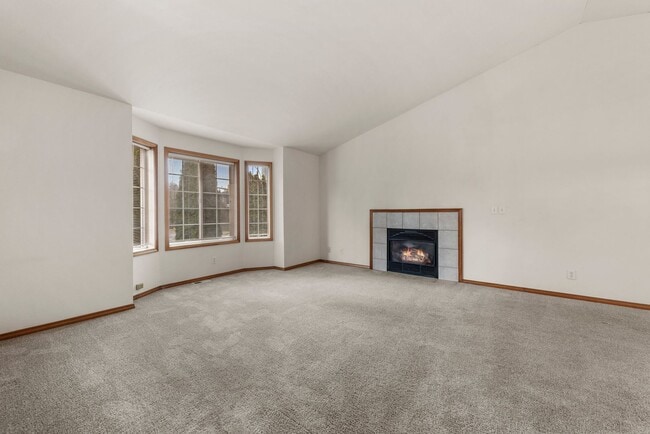 Building Photo - Newly remodel 4 bed 3 bath home in Shoreline