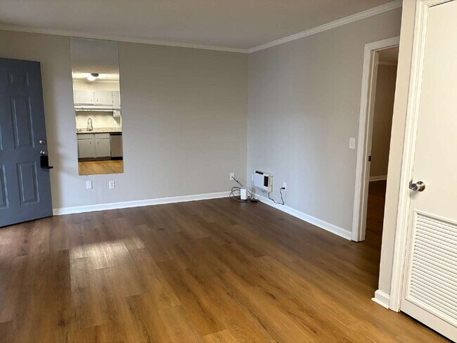 Building Photo - 105 P' Poole Ave #101: Red Bank 1Bed/1Bath Apartment w/ Laundry Units, Central AC, and Granite Co...