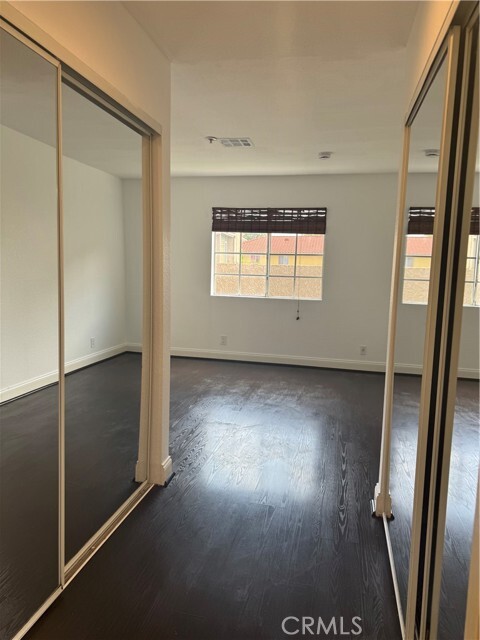 Building Photo - 301 W Mountain View Ave