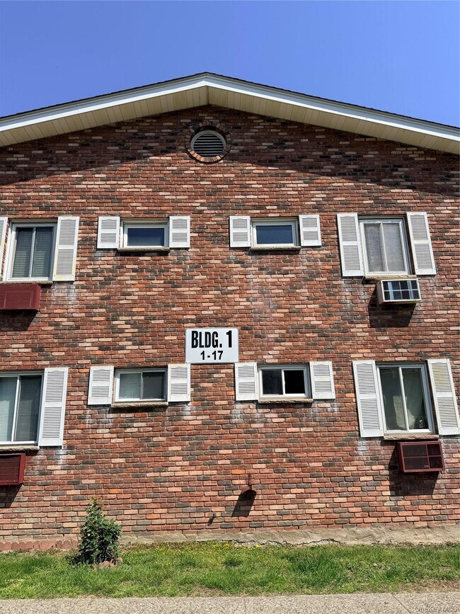 Building Photo - 810 Blooming Grove Turnpike