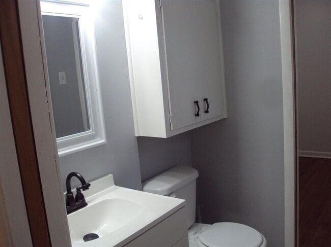 Building Photo - 8306 E Indianapolis St