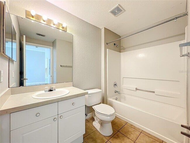 Building Photo - 145 Reserve Cir