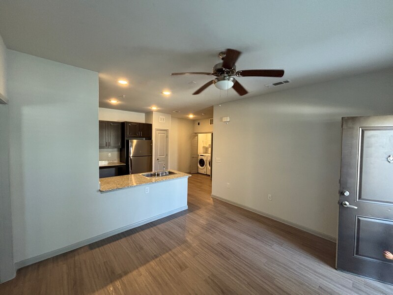 Building Photo - 950 FM2001