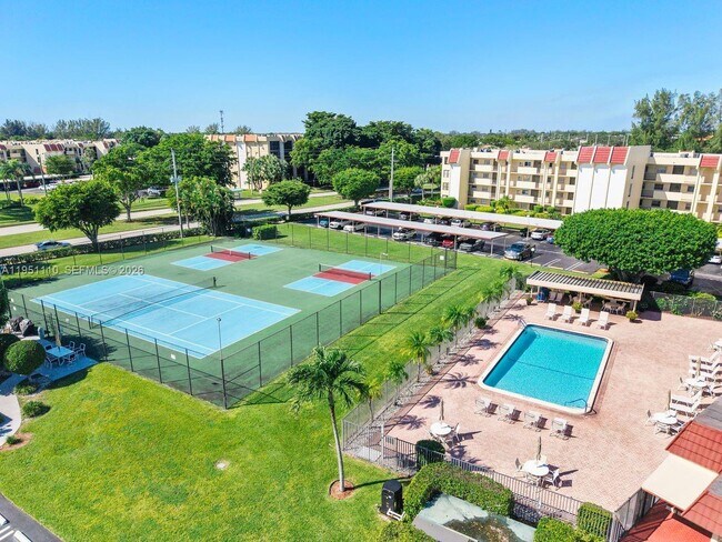 Building Photo - 23249 Barwood Ln N