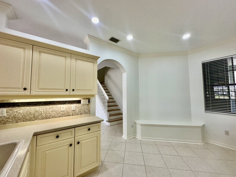 Building Photo - 15031 Summit Pl Cir