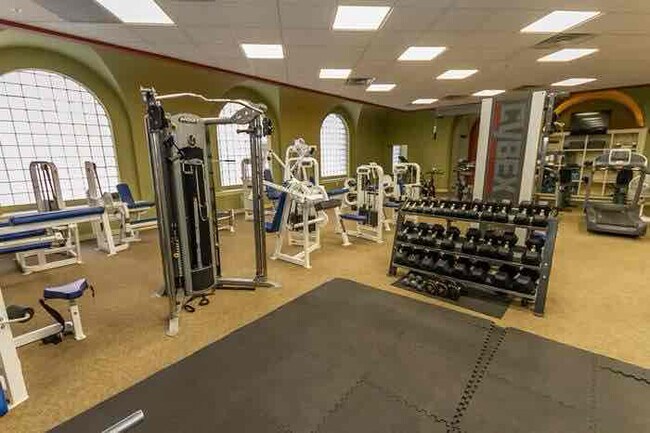 Building Photo - 350 N Meridian St