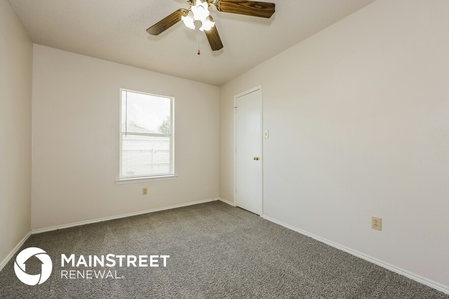 Building Photo - 10909 Hornby St