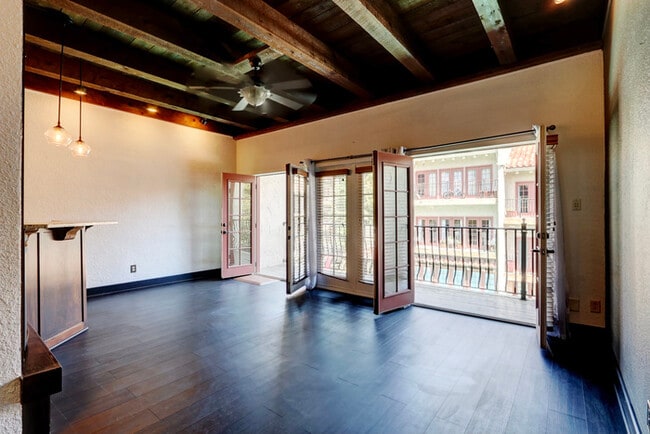 Building Photo - West Plaza Resort-Style  Living