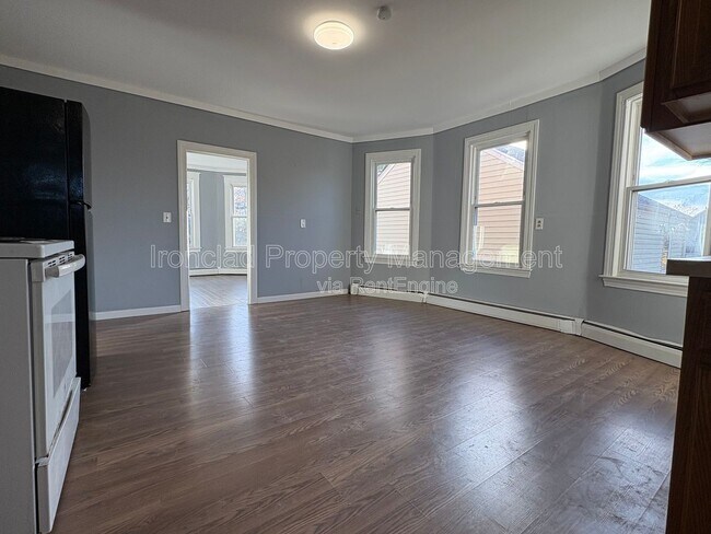 Building Photo - 3 Omo St