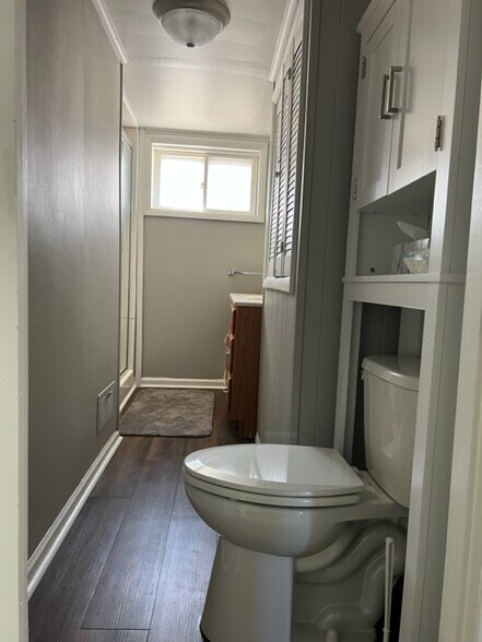 Building Photo - 303 Garnet St