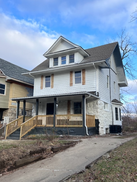 Building Photo - 3029 Woodland Ave