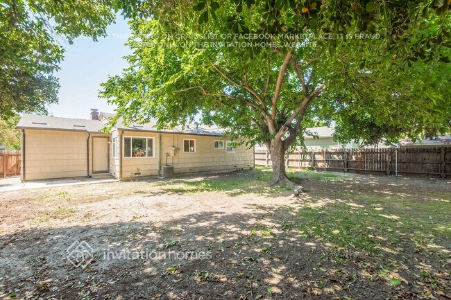 Building Photo - 4553 Goya Pkwy