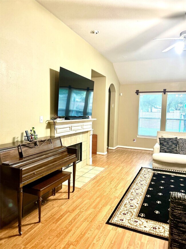 Building Photo - 26418 Meadow Dawn Ln