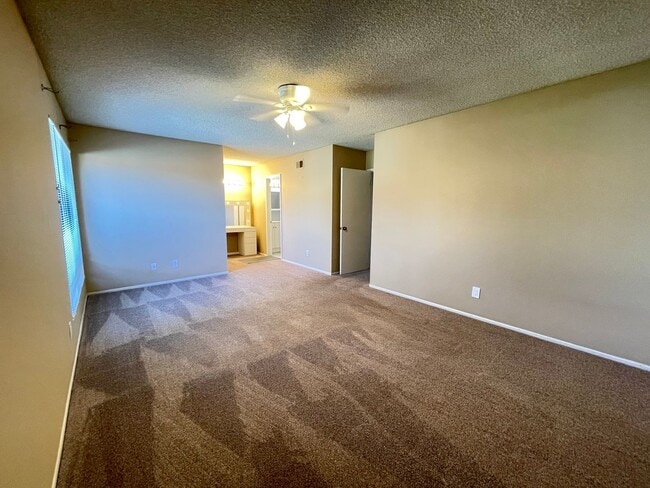 Building Photo - Mesa Circle Drive Townhouse with Loft!